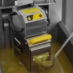 Tragbarer Frittierölfilter - 50 Liter/Minute - Für Max. 20 Liter Fritteusen -Berühmter Küchengeräte Laden FOFTV50 room 1 f3d0