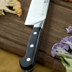 ZWILLING | PRO - Kochmesser - Klinge 23cm -Berühmter Küchengeräte Laden KOMEZ230 KOMEZ200 room 4 a800